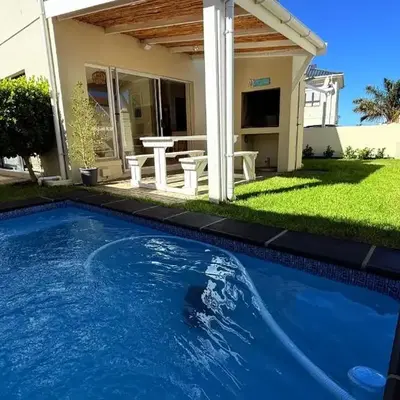 Onrus Holiday Home on Private Estate with Pool