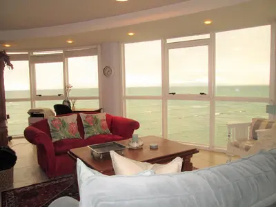 Gallery image of Eugenie's Place, Ocean View Apartments in Cape Town