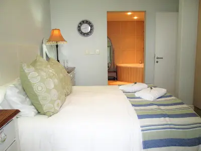 Gallery image of Eugenie's Place, Ocean View Apartments in Cape Town