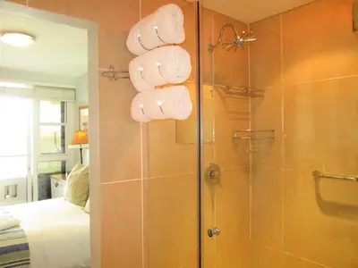 Gallery image of Eugenie's Place, Ocean View Apartments in Cape Town