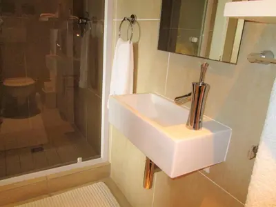 Gallery image of Eugenie's Place, Ocean View Apartments in Cape Town