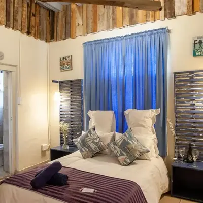 Strand Family studio en-suite 6 sleeper Kitchenette Helderberg CT
