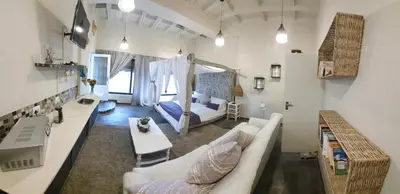 Gallery image of Bedrock Honeymoon Studio En-suite in Cape Town