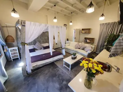 Gallery image of Bedrock Honeymoon Studio En-suite in Cape Town