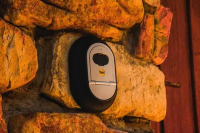 a computer mouse embedded in a stone wall at Stonewood Mountain Cabin in Breerivier