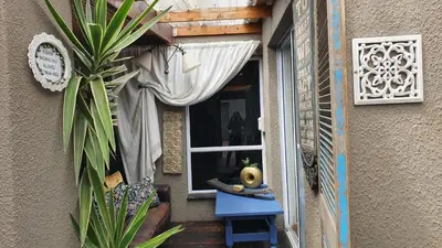Gallery image of Strand Honeymoon Suite Studio in Cape Town