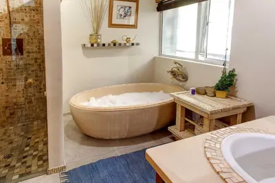 Gallery image of Strand Honeymoon Suite Studio in Cape Town