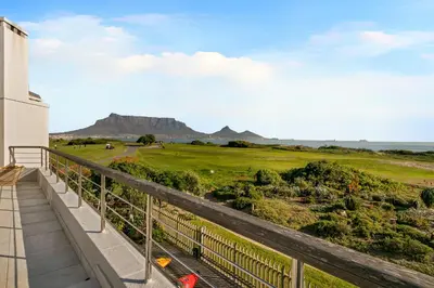Gallery image of 2 Bay Sunset Villa in Cape Town
