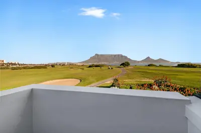 Gallery image of 2 Bay Sunset Villa in Cape Town