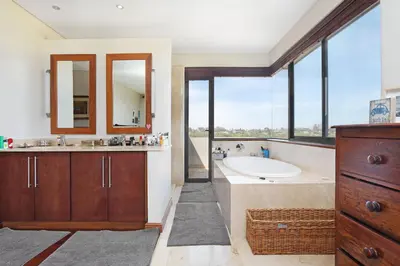 Gallery image of 2 Bay Sunset Villa in Cape Town
