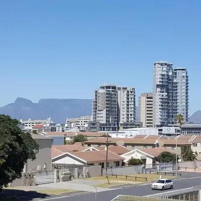 Complete self-catering apartment close to the beach