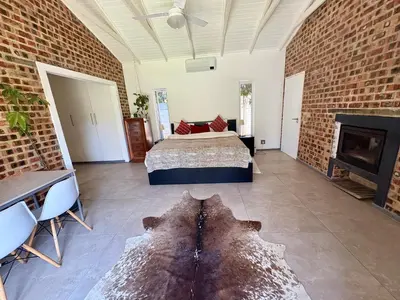 Gallery image of Bird Song Bedroom in Cape Town