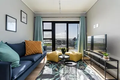 Gallery image of Burmeister 202 - 2 Bedroom Apartment Across from Ocean - Onsite Free Parking in Cape Town