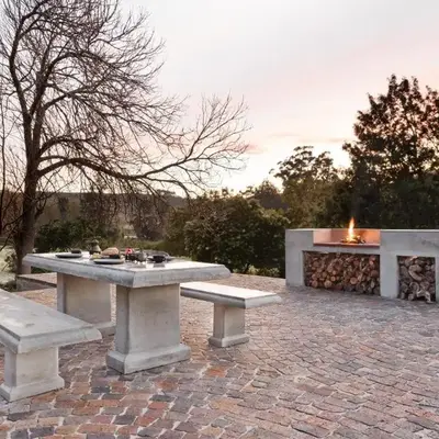 Avemore Vineyard View - wood fired hot tub and full power back up