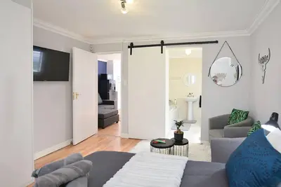 Gallery image of Flatlet 2.1km from Iconic Blaauwberg Beach in Cape Town