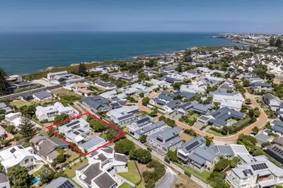 an aerial view of a suburb with houses at Tuis en Tevrede - 1 Bedroom Flat in Hermanus
